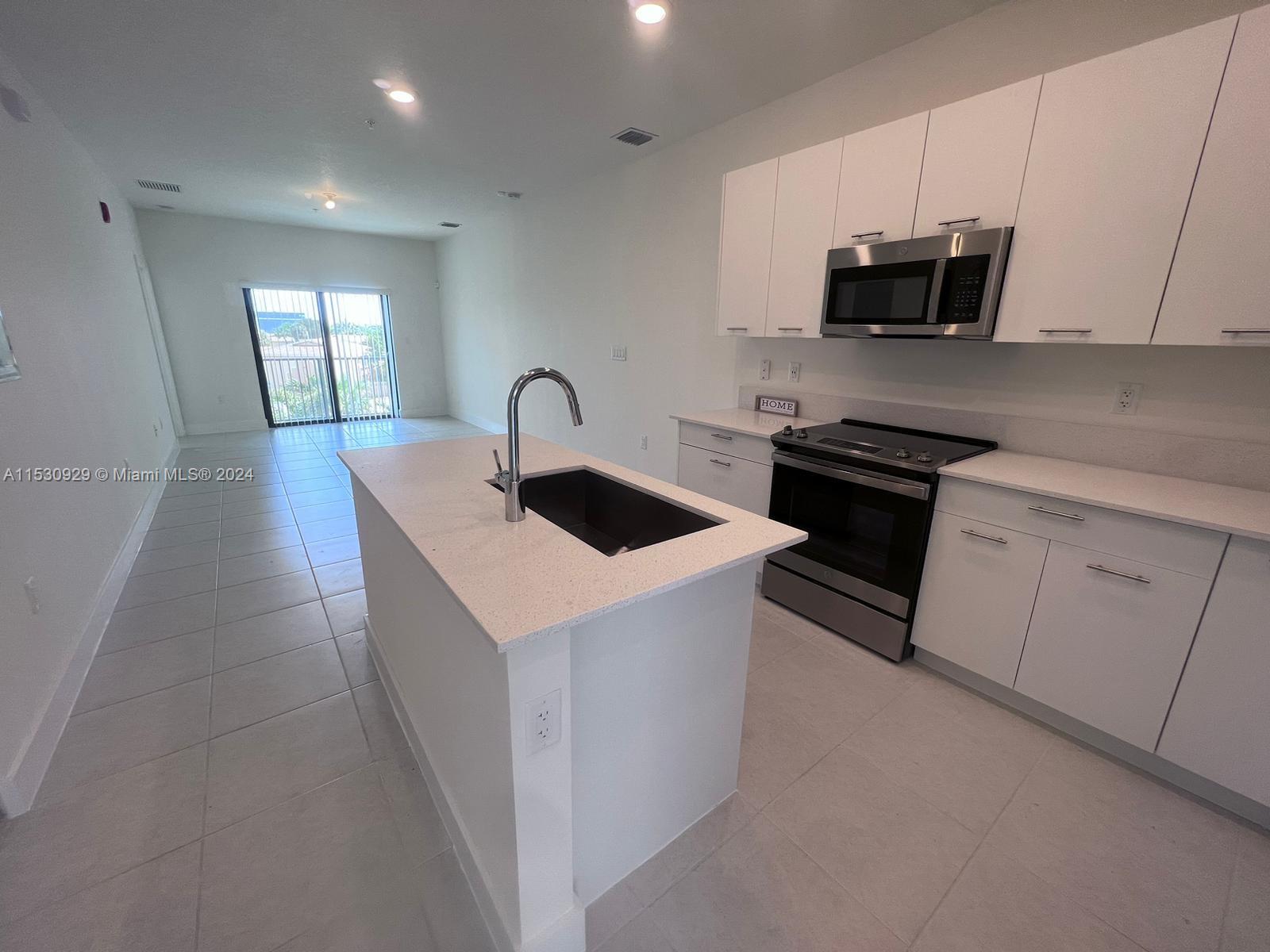 8265 41st St, Doral, FL, 33166 United States, 1 Bedroom Bedrooms, ,1 BathroomBathrooms,Residential,For Sale,41st St,A11530929