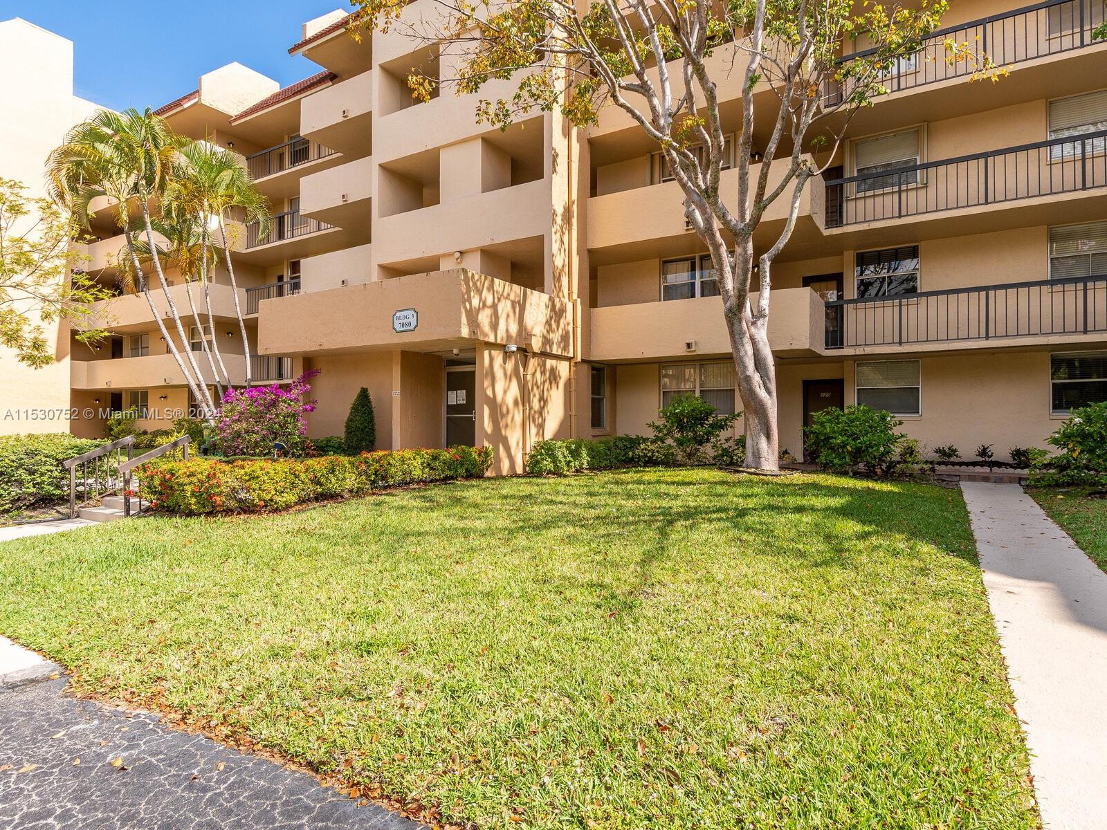 7080 Environ Blvd 327, Lauderhill, Florida 33319, 2 Bedrooms Bedrooms, ,2 BathroomsBathrooms,Residential,For Sale,7080 Environ Blvd 327,A11530752