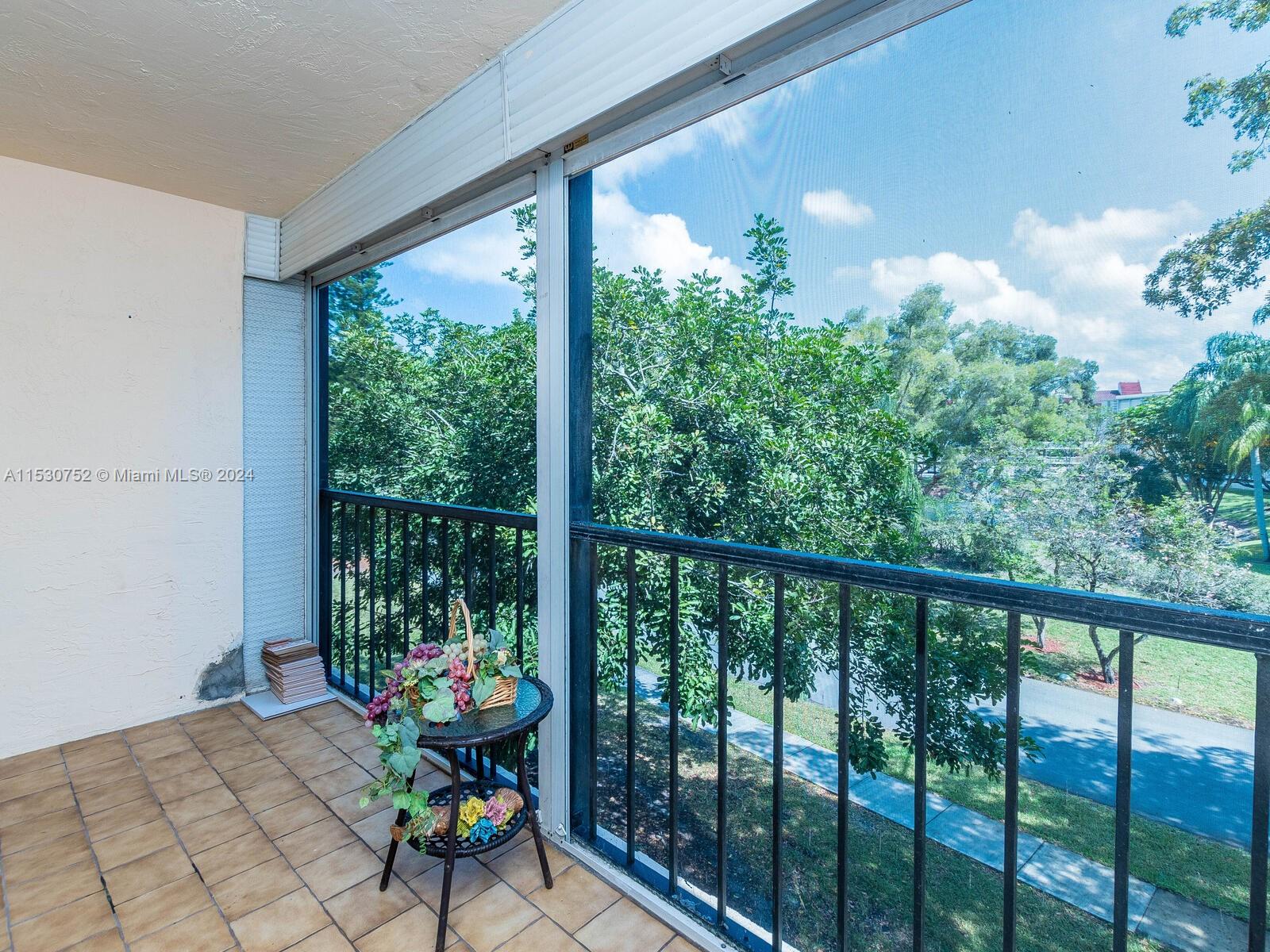 7080 Environ Blvd 327, Lauderhill, Florida 33319, 2 Bedrooms Bedrooms, ,2 BathroomsBathrooms,Residential,For Sale,7080 Environ Blvd 327,A11530752