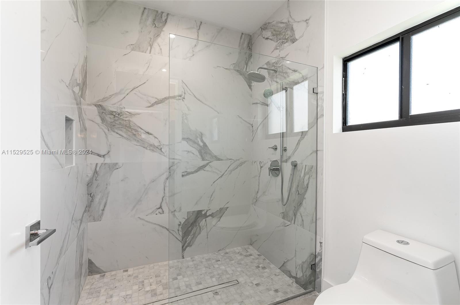 2560 NE 199th St, Miami, Florida 33180, 5 Bedrooms Bedrooms, ,5 BathroomsBathrooms,Residentiallease,For Rent,2560 NE 199th St,A11529525