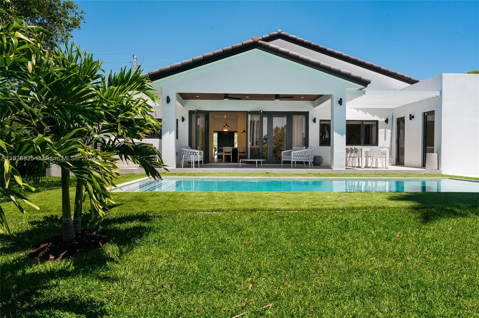 2560 NE 199th St, Miami, Florida 33180, 5 Bedrooms Bedrooms, ,5 BathroomsBathrooms,Residentiallease,For Rent,2560 NE 199th St,A11529525