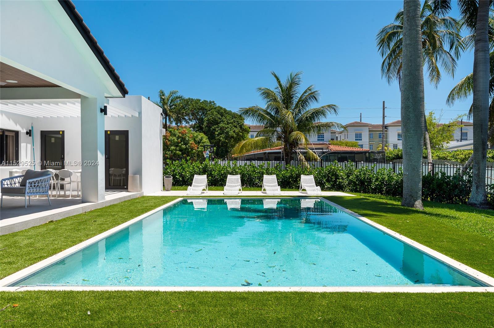 2560 NE 199th St, Miami, Florida 33180, 5 Bedrooms Bedrooms, ,5 BathroomsBathrooms,Residentiallease,For Rent,2560 NE 199th St,A11529525