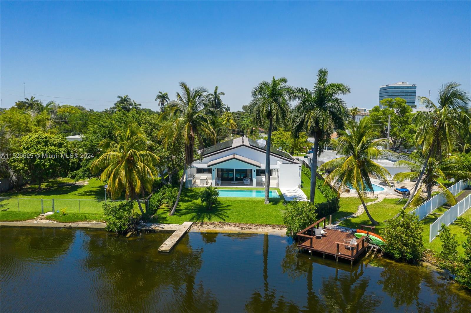 2560 NE 199th St, Miami, Florida 33180, 5 Bedrooms Bedrooms, ,5 BathroomsBathrooms,Residentiallease,For Rent,2560 NE 199th St,A11529525