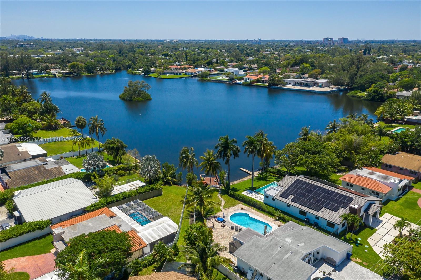 2560 NE 199th St, Miami, Florida 33180, 5 Bedrooms Bedrooms, ,5 BathroomsBathrooms,Residentiallease,For Rent,2560 NE 199th St,A11529525