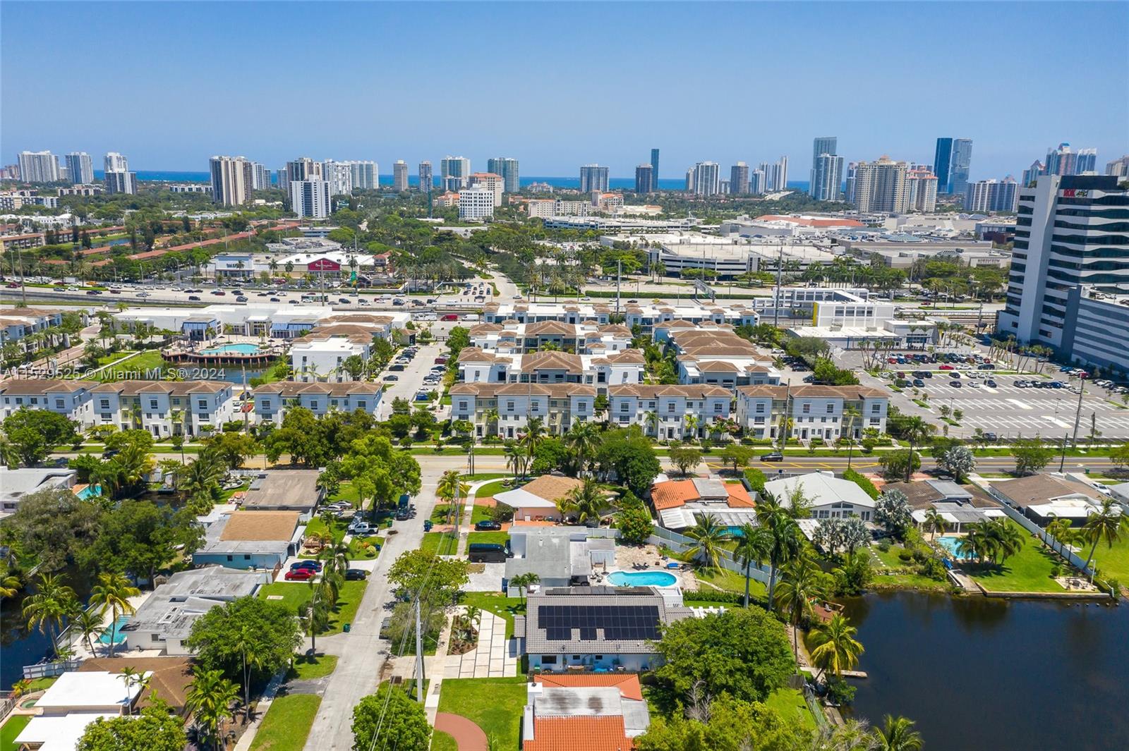 2560 NE 199th St, Miami, Florida 33180, 5 Bedrooms Bedrooms, ,5 BathroomsBathrooms,Residentiallease,For Rent,2560 NE 199th St,A11529525