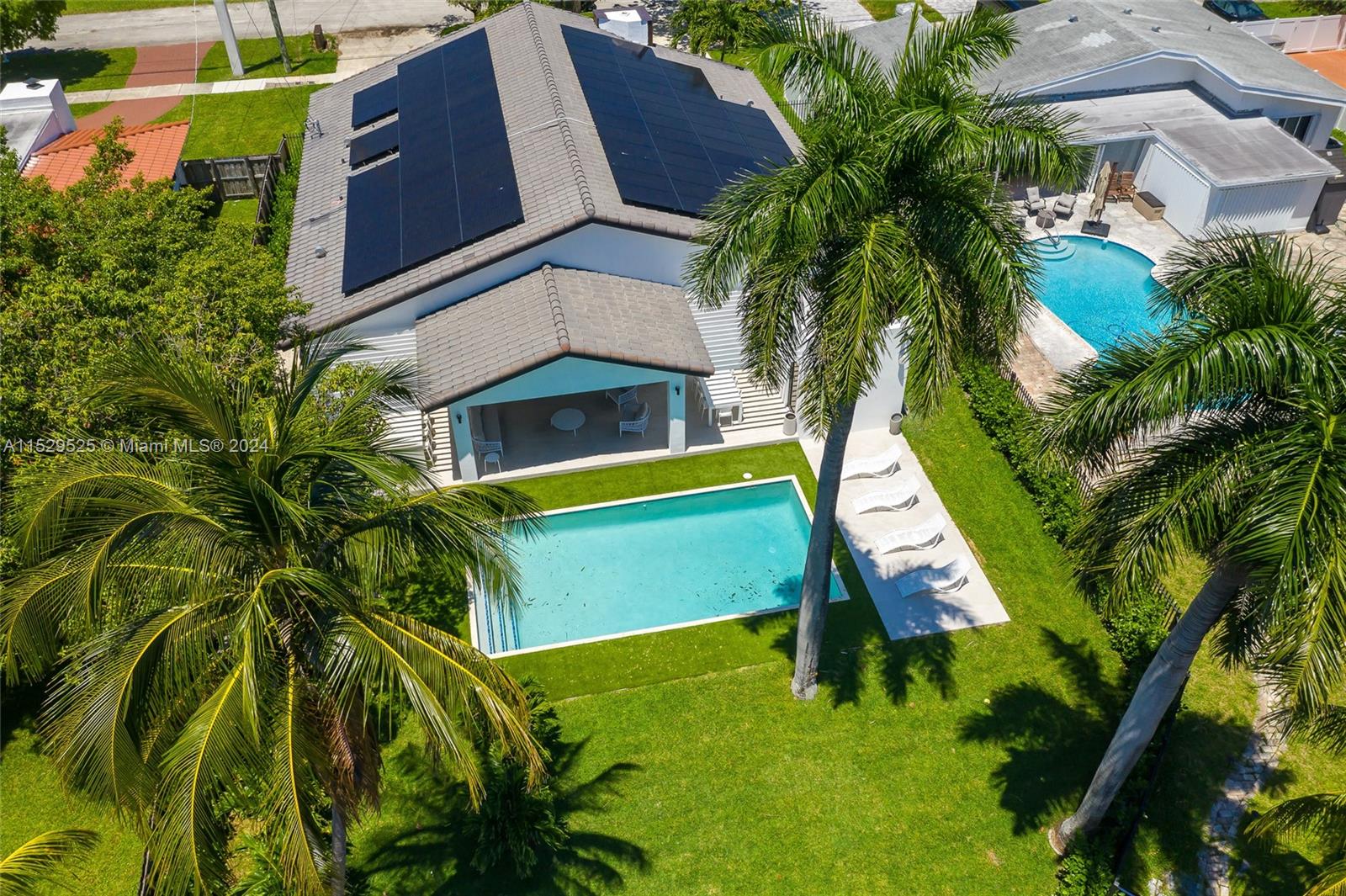 2560 NE 199th St, Miami, Florida 33180, 5 Bedrooms Bedrooms, ,5 BathroomsBathrooms,Residentiallease,For Rent,2560 NE 199th St,A11529525