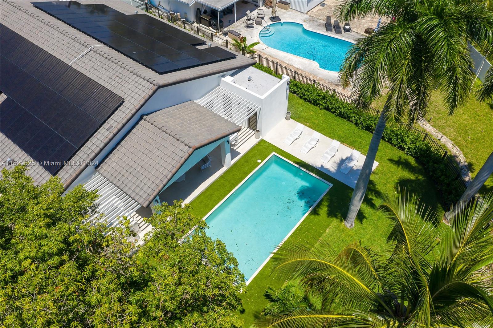 2560 NE 199th St, Miami, Florida 33180, 5 Bedrooms Bedrooms, ,5 BathroomsBathrooms,Residentiallease,For Rent,2560 NE 199th St,A11529525