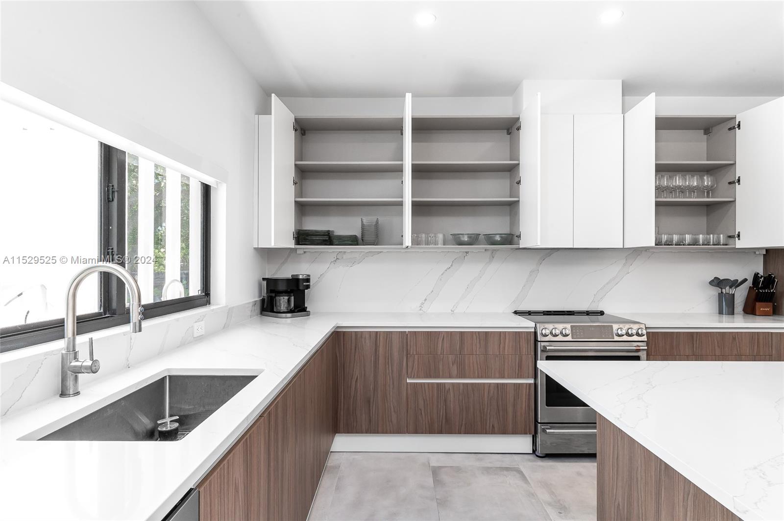 2560 NE 199th St, Miami, Florida 33180, 5 Bedrooms Bedrooms, ,5 BathroomsBathrooms,Residentiallease,For Rent,2560 NE 199th St,A11529525