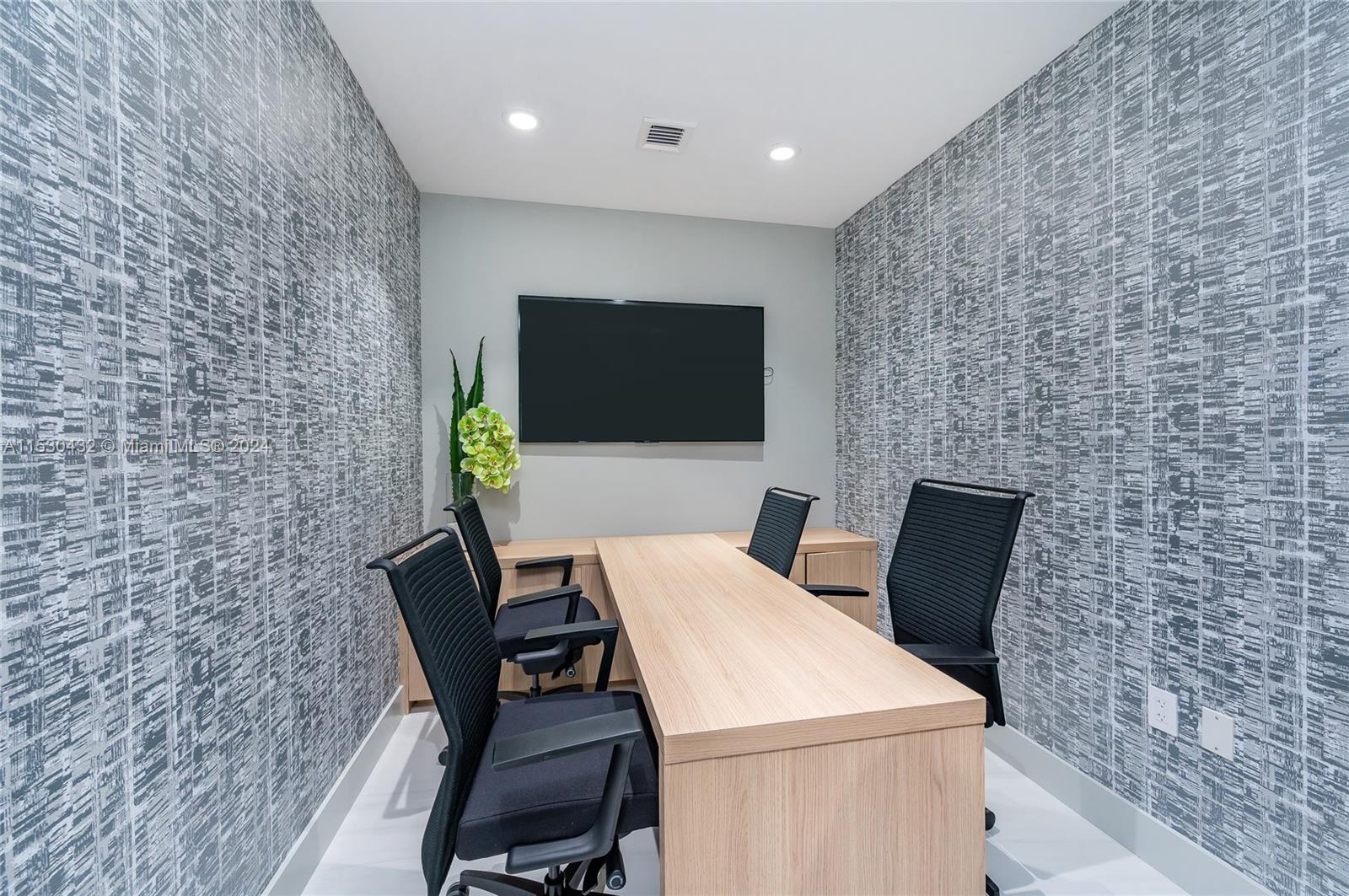 17550 Collins Avenue, Sunny Isles Beach, FL, 33160 United States, 2 Bedrooms Bedrooms, ,2 BathroomsBathrooms,Residential,For Sale,Collins Avenue,A11530432