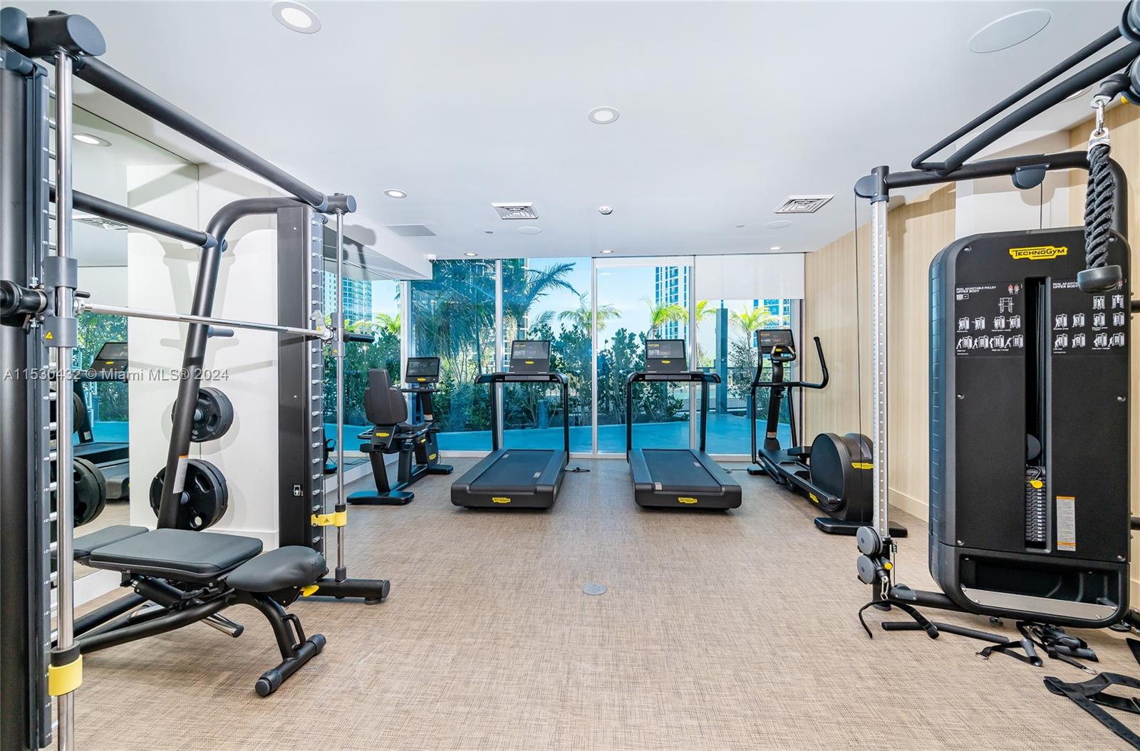 17550 Collins Avenue, Sunny Isles Beach, FL, 33160 United States, 2 Bedrooms Bedrooms, ,2 BathroomsBathrooms,Residential,For Sale,Collins Avenue,A11530432