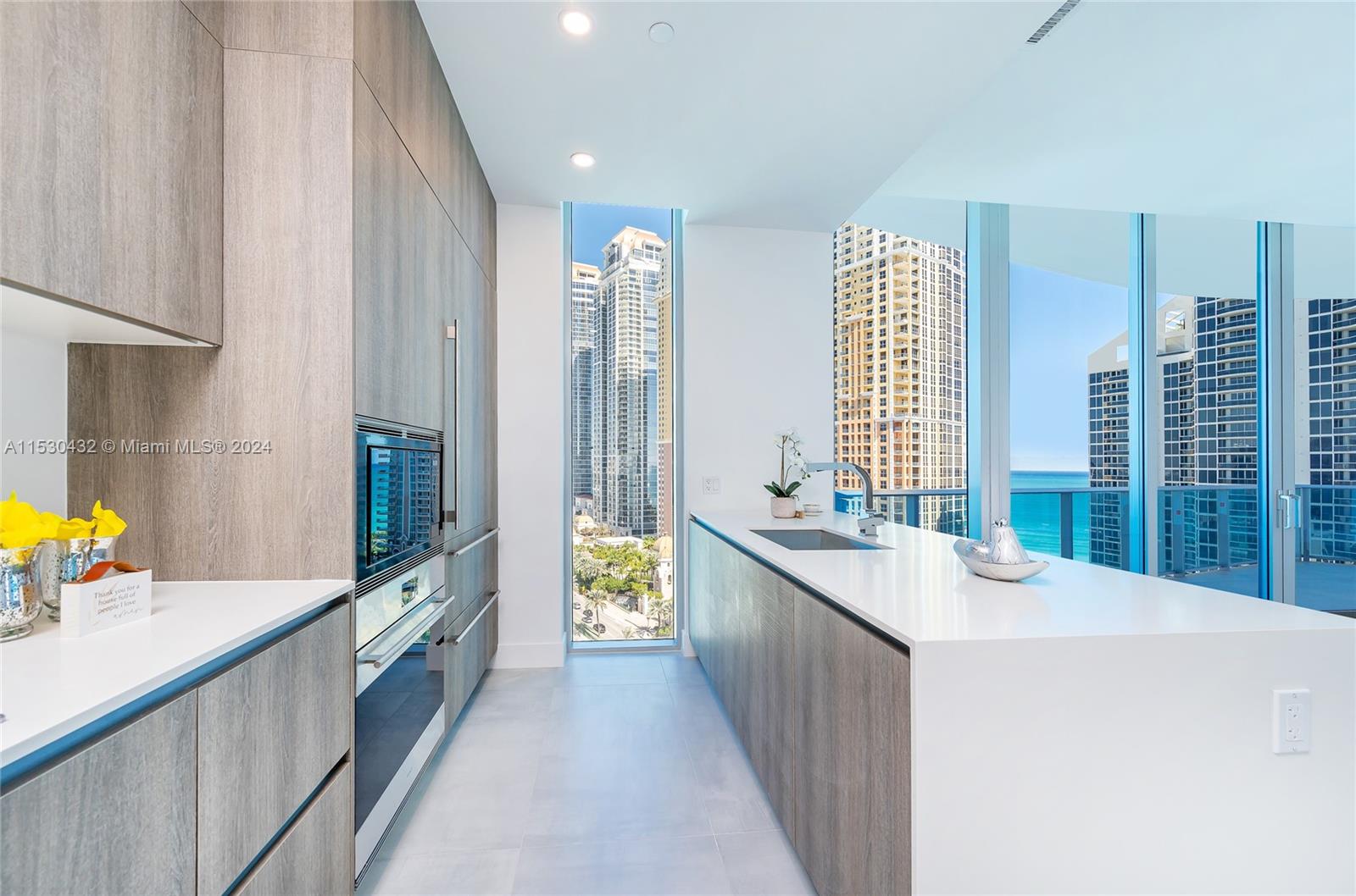 17550 Collins Avenue, Sunny Isles Beach, FL, 33160 United States, 2 Bedrooms Bedrooms, ,2 BathroomsBathrooms,Residential,For Sale,Collins Avenue,A11530432