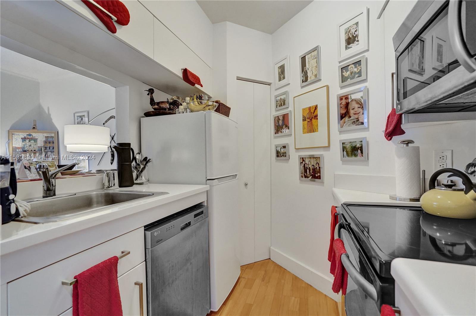 21205 Yacht Club Dr. 301, Aventura, Florida 33180, 1 Bedroom Bedrooms, ,1 BathroomBathrooms,Residential,For Sale,21205 Yacht Club Dr. 301,A11530890