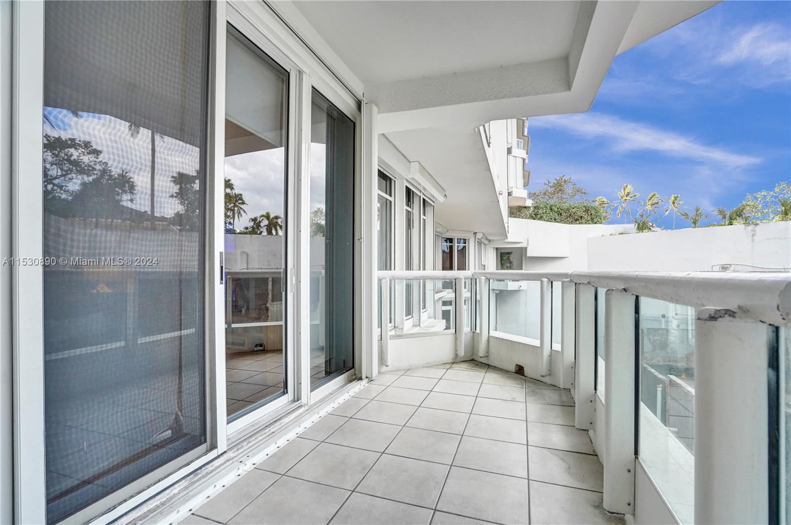 21205 Yacht Club Dr. 301, Aventura, Florida 33180, 1 Bedroom Bedrooms, ,1 BathroomBathrooms,Residential,For Sale,21205 Yacht Club Dr. 301,A11530890