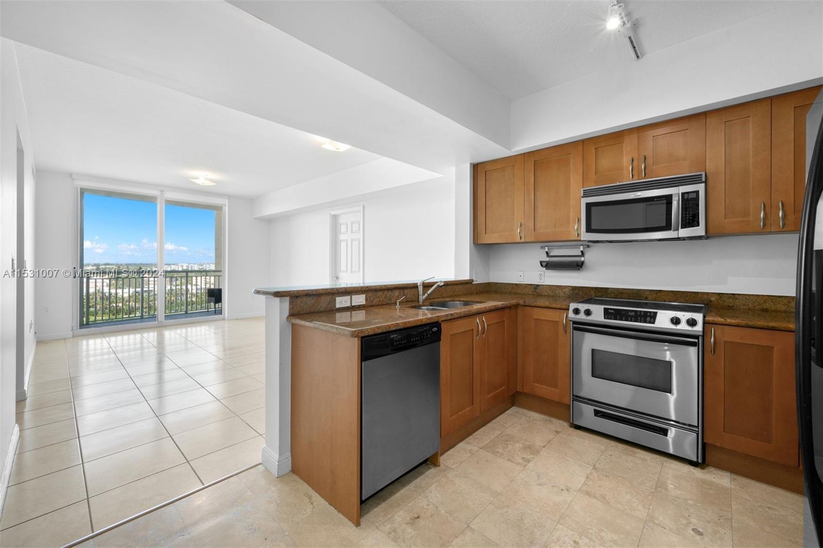 1745 E Hallandale Beach Blvd 1008W, Hallandale Beach, Florida 33009, 2 Bedrooms Bedrooms, ,2 BathroomsBathrooms,Residentiallease,For Rent,1745 E Hallandale Beach Blvd 1008W,A11531007