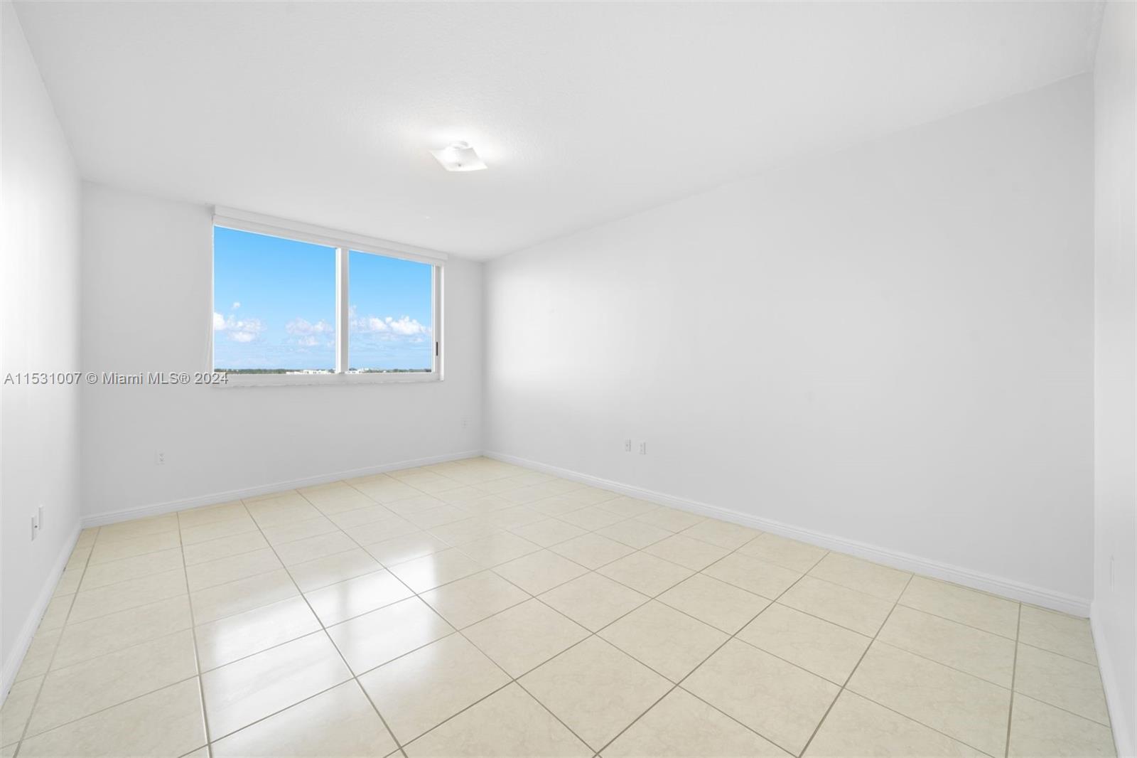 1745 E Hallandale Beach Blvd 1008W, Hallandale Beach, Florida 33009, 2 Bedrooms Bedrooms, ,2 BathroomsBathrooms,Residentiallease,For Rent,1745 E Hallandale Beach Blvd 1008W,A11531007