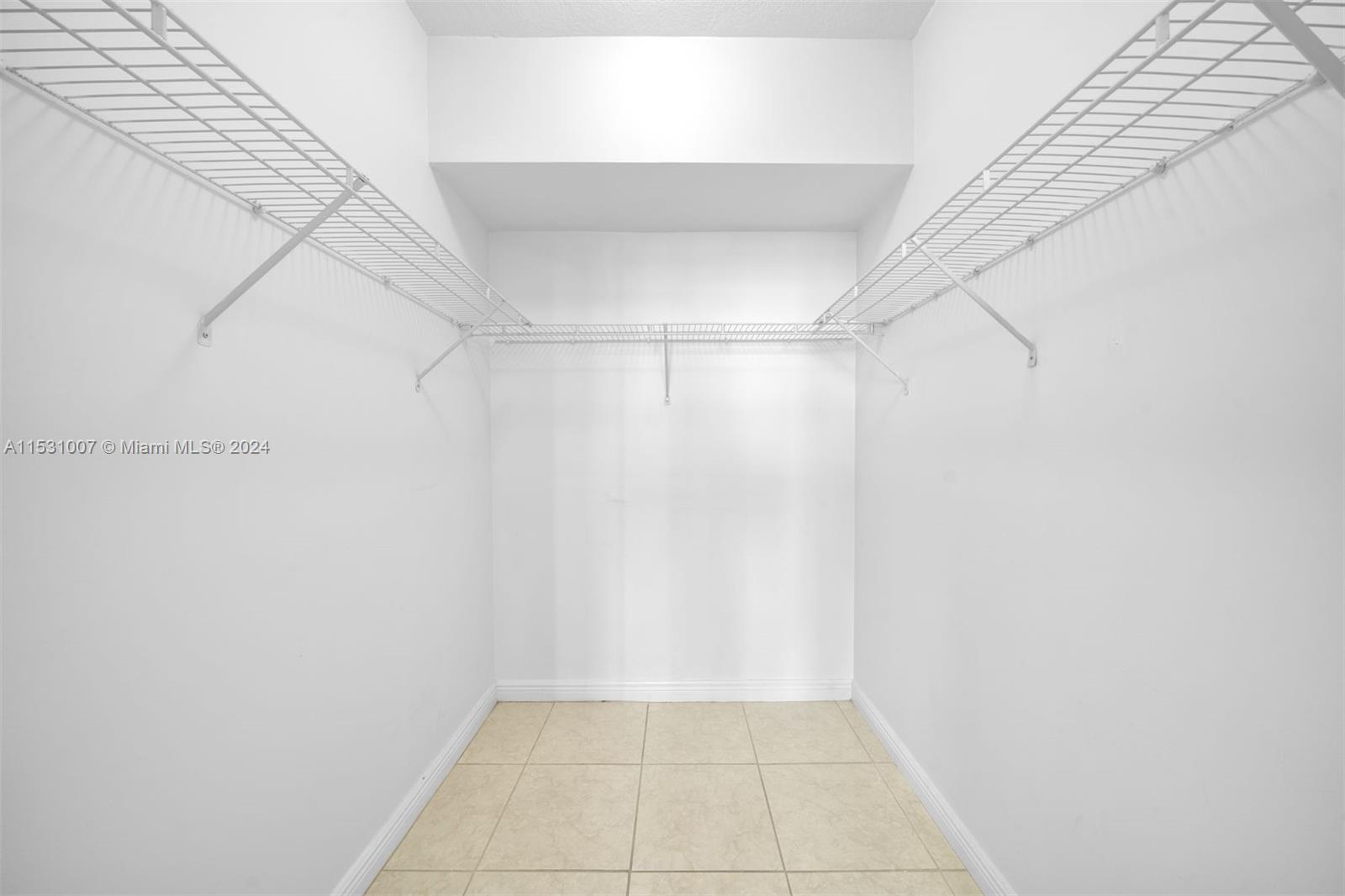 1745 E Hallandale Beach Blvd 1008W, Hallandale Beach, Florida 33009, 2 Bedrooms Bedrooms, ,2 BathroomsBathrooms,Residentiallease,For Rent,1745 E Hallandale Beach Blvd 1008W,A11531007