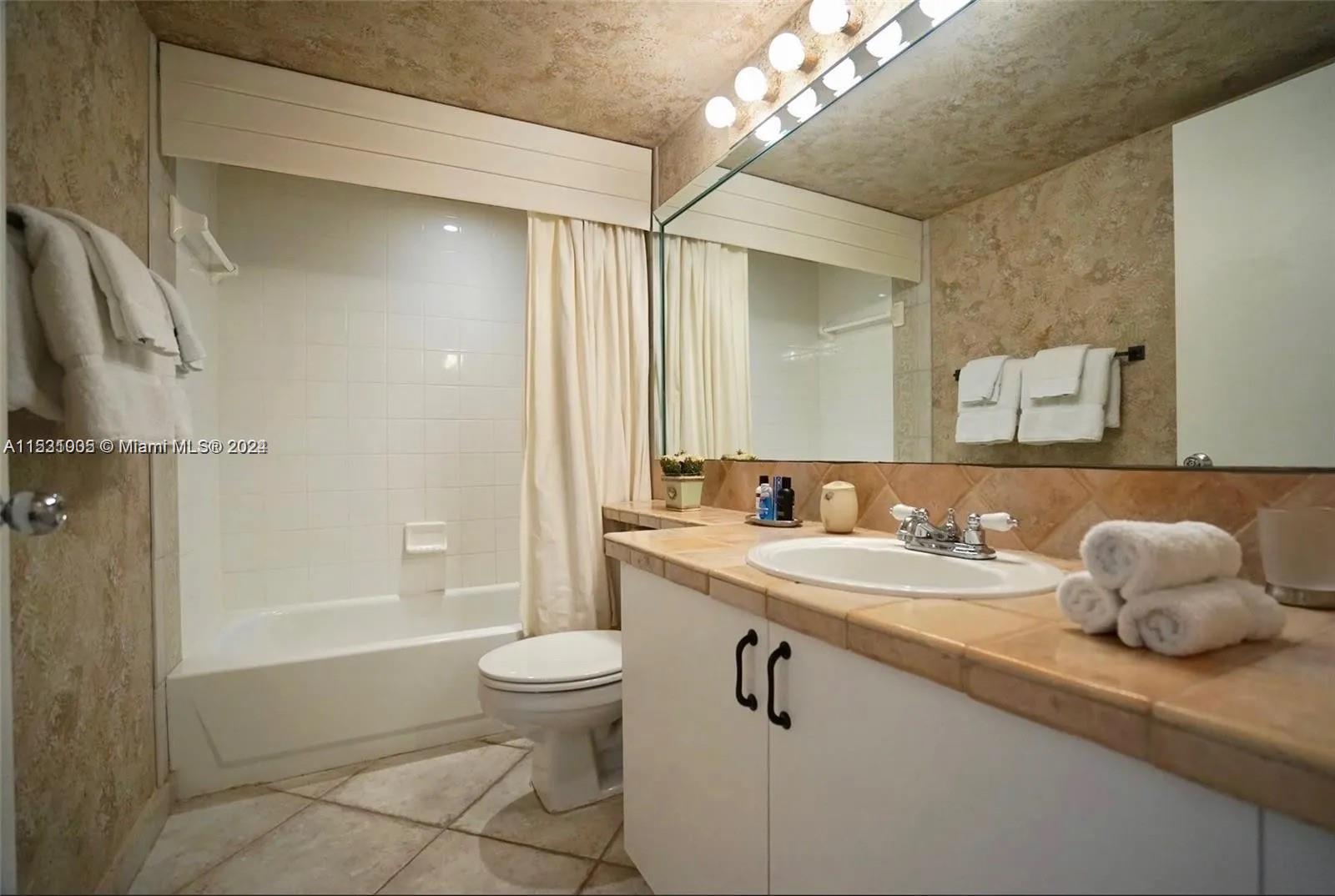 19877 E Country Club Dr 3407, Aventura, Florida 33180, 3 Bedrooms Bedrooms, ,2 BathroomsBathrooms,Residentiallease,For Rent,19877 E Country Club Dr 3407,A11531005