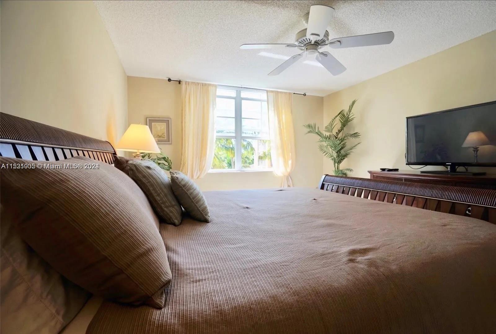 19877 E Country Club Dr 3407, Aventura, Florida 33180, 3 Bedrooms Bedrooms, ,2 BathroomsBathrooms,Residentiallease,For Rent,19877 E Country Club Dr 3407,A11531005