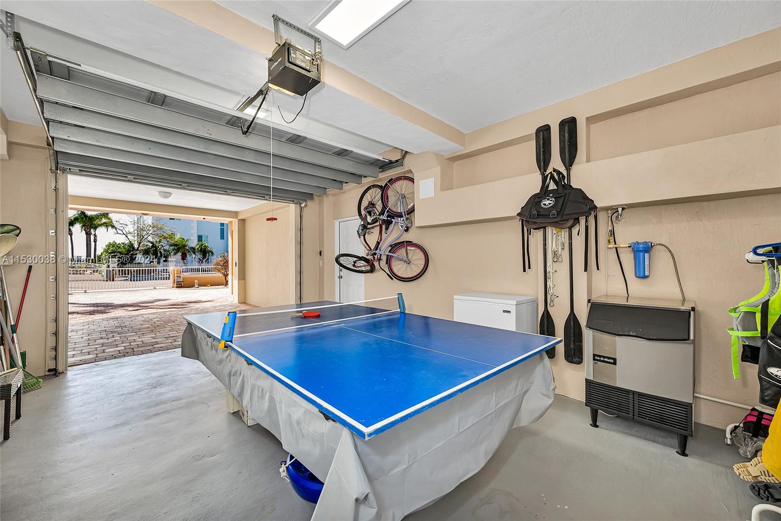 112 Bounty Ln, Key Largo, FL, 33037 United States, 5 Bedrooms Bedrooms, ,5 BathroomsBathrooms,Residential,For Sale,Bounty Ln,A11530038