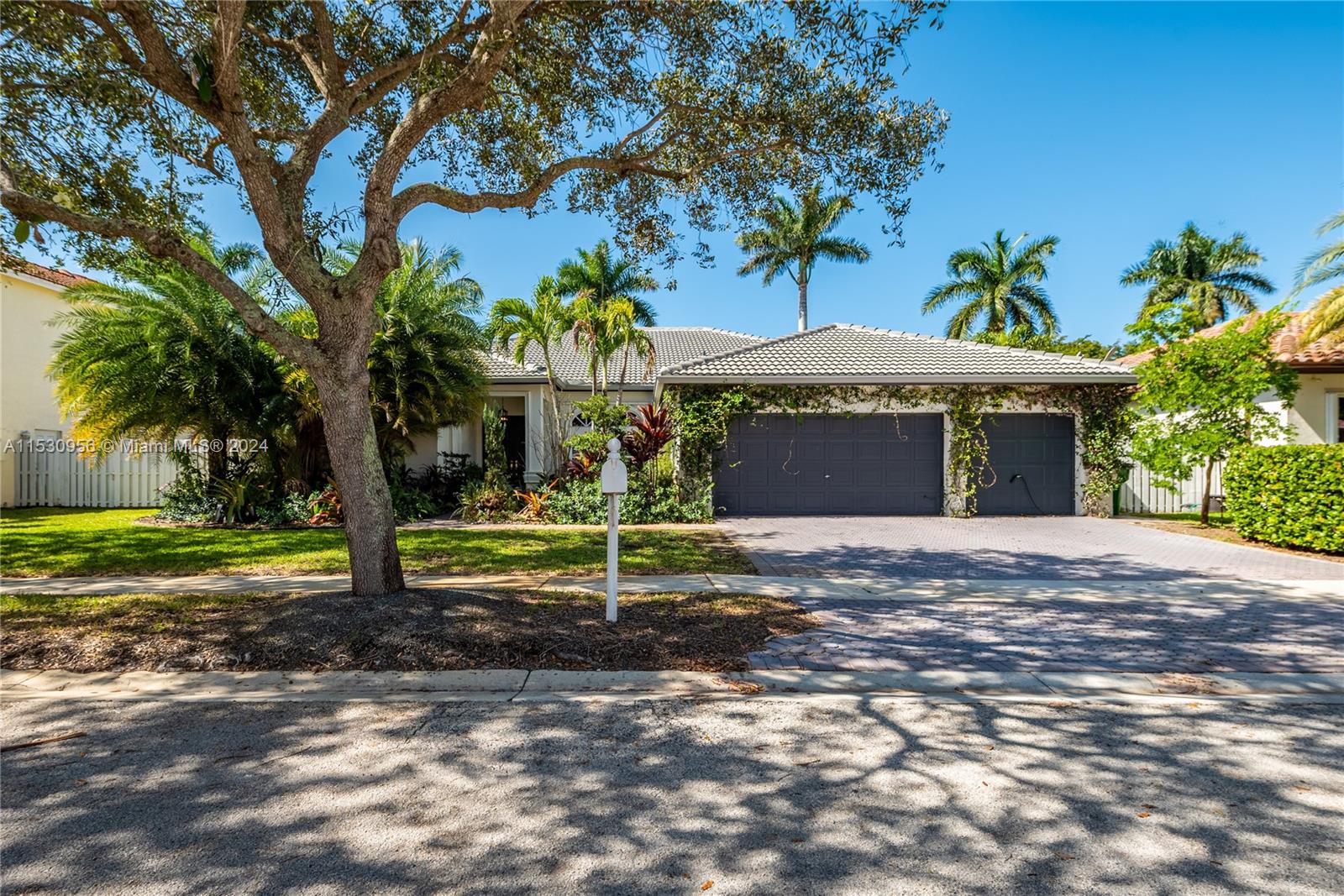 3500 SW 147th Ave  For Sale A11530956, FL