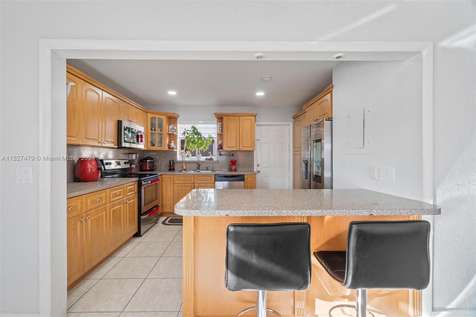 4715 E 8th Ln, Hialeah, Florida 33013, 5 Bedrooms Bedrooms, ,2 BathroomsBathrooms,Residential,For Sale,4715 E 8th Ln,A11527479