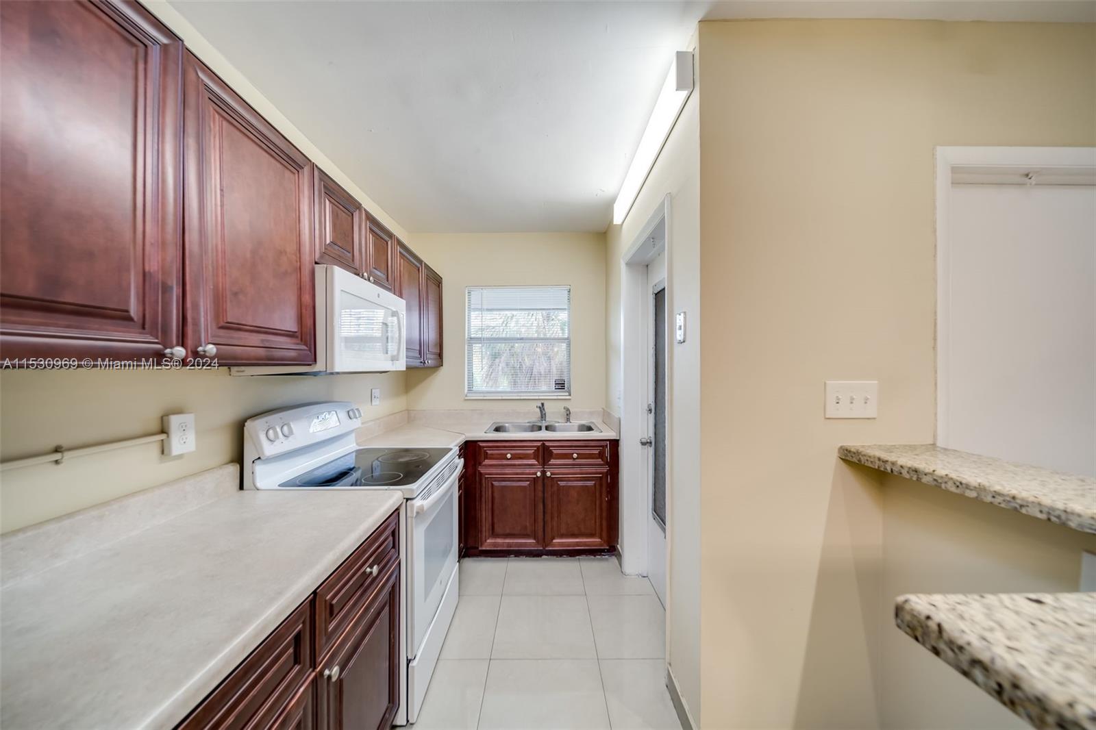 270 Layne Blvd 303, Hallandale Beach, Florida 33009, 2 Bedrooms Bedrooms, ,2 BathroomsBathrooms,Residentiallease,For Rent,270 Layne Blvd 303,A11530969