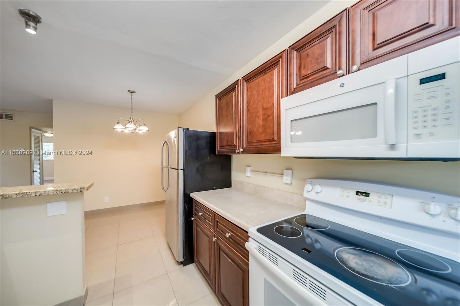 270 Layne Blvd 303, Hallandale Beach, Florida 33009, 2 Bedrooms Bedrooms, ,2 BathroomsBathrooms,Residentiallease,For Rent,270 Layne Blvd 303,A11530969