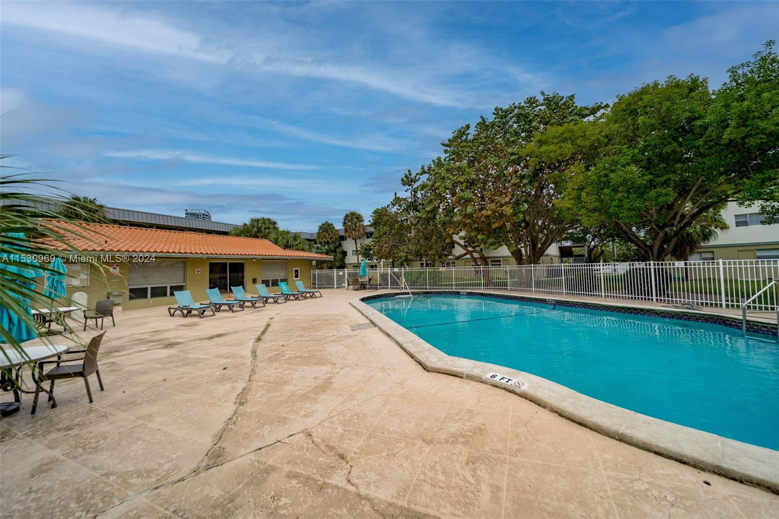 270 Layne Blvd 303, Hallandale Beach, Florida 33009, 2 Bedrooms Bedrooms, ,2 BathroomsBathrooms,Residentiallease,For Rent,270 Layne Blvd 303,A11530969