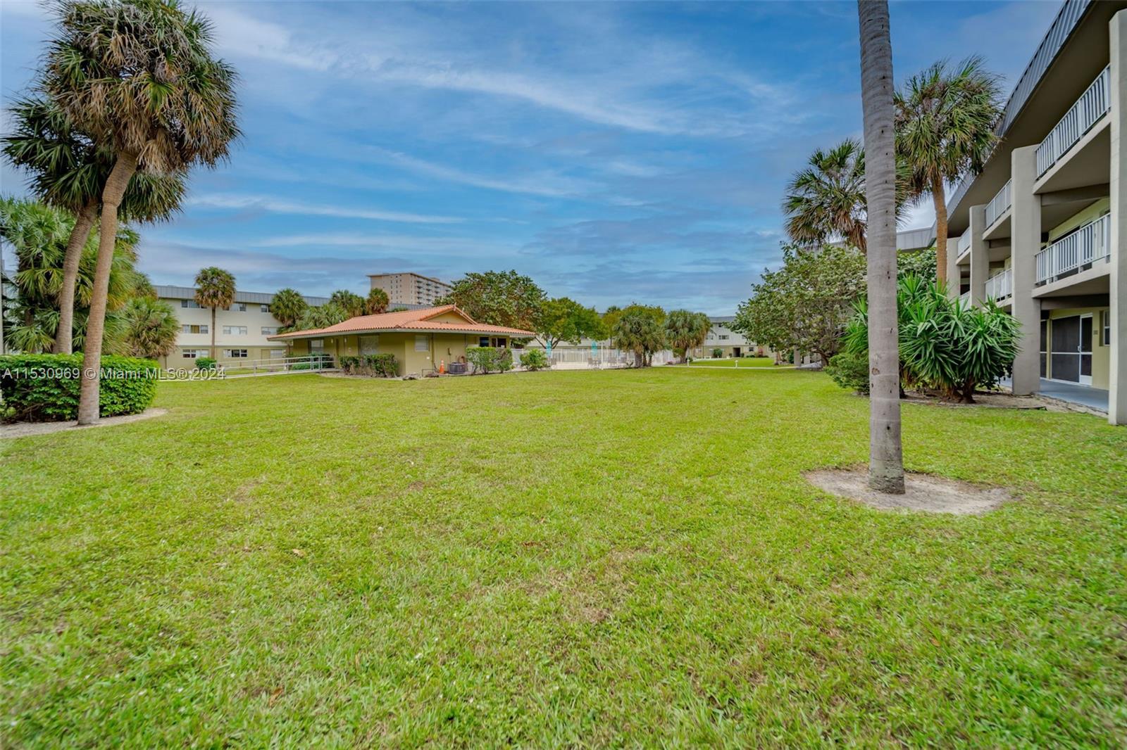 270 Layne Blvd 303, Hallandale Beach, Florida 33009, 2 Bedrooms Bedrooms, ,2 BathroomsBathrooms,Residentiallease,For Rent,270 Layne Blvd 303,A11530969