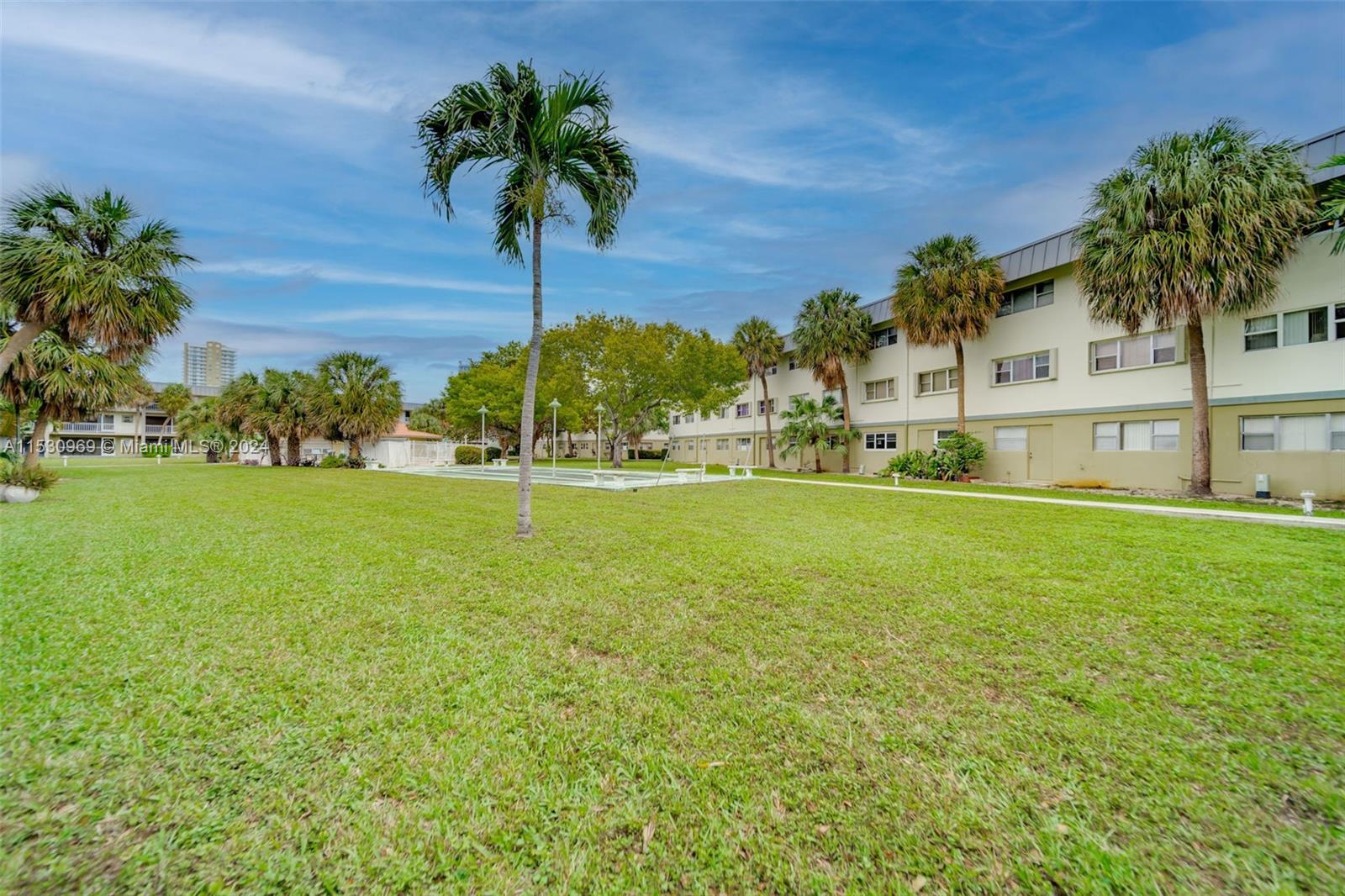 270 Layne Blvd 303, Hallandale Beach, Florida 33009, 2 Bedrooms Bedrooms, ,2 BathroomsBathrooms,Residentiallease,For Rent,270 Layne Blvd 303,A11530969