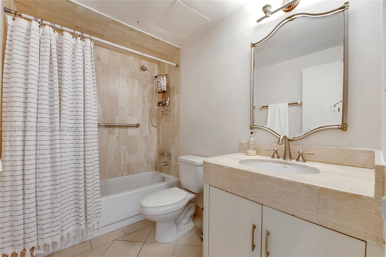 700 Biltmore Way 605, Coral Gables, Florida 33134, 1 Bedroom Bedrooms, ,1 BathroomBathrooms,Residential,For Sale,700 Biltmore Way 605,A11523062