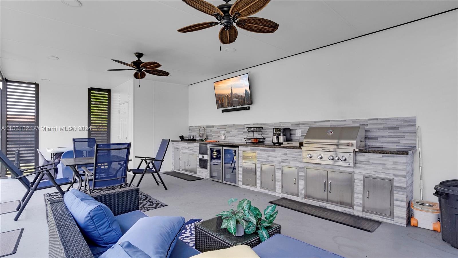 881 NW 10th St, Florida City, Florida 33034, 4 Bedrooms Bedrooms, ,3 BathroomsBathrooms,Residential,For Sale,881 NW 10th St,A11531021