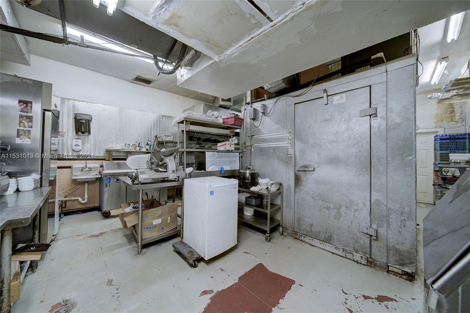 Full-Service Restaurant with Liquor License For Sa, Coral Gables, Florida 33134, ,Businessopportunity,For Sale,Full-Service Restaurant with Liquor License For Sa,A11531013