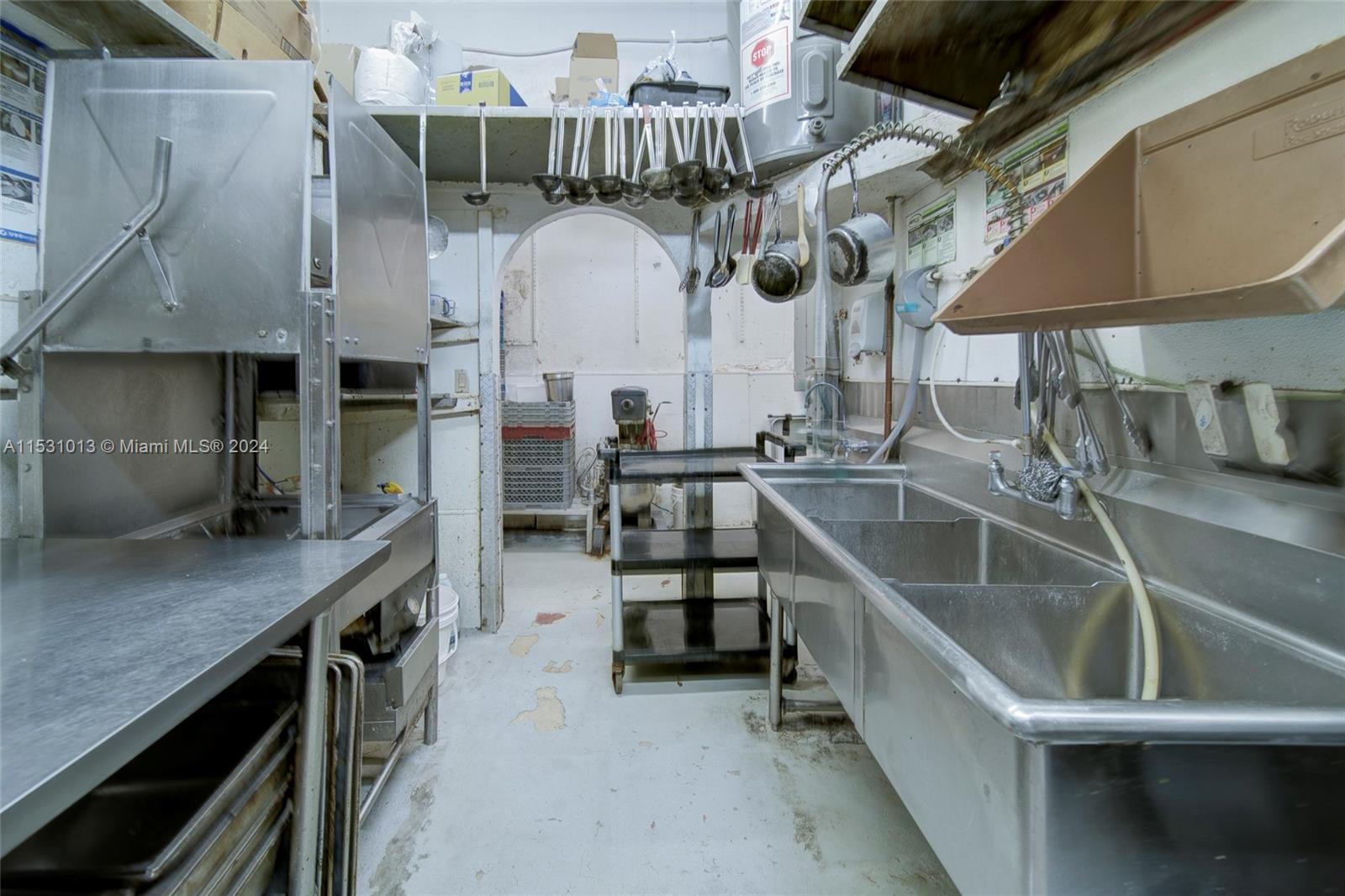 Full-Service Restaurant with Liquor License For Sa, Coral Gables, Florida 33134, ,Businessopportunity,For Sale,Full-Service Restaurant with Liquor License For Sa,A11531013