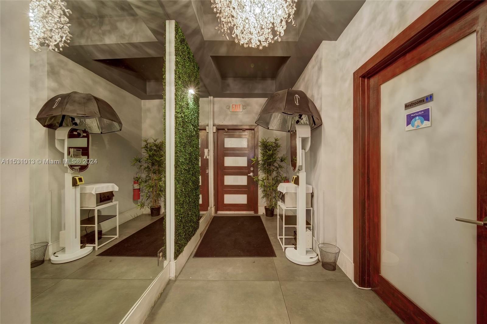 Full-Service Restaurant with Liquor License For Sa, Coral Gables, Florida 33134, ,Businessopportunity,For Sale,Full-Service Restaurant with Liquor License For Sa,A11531013