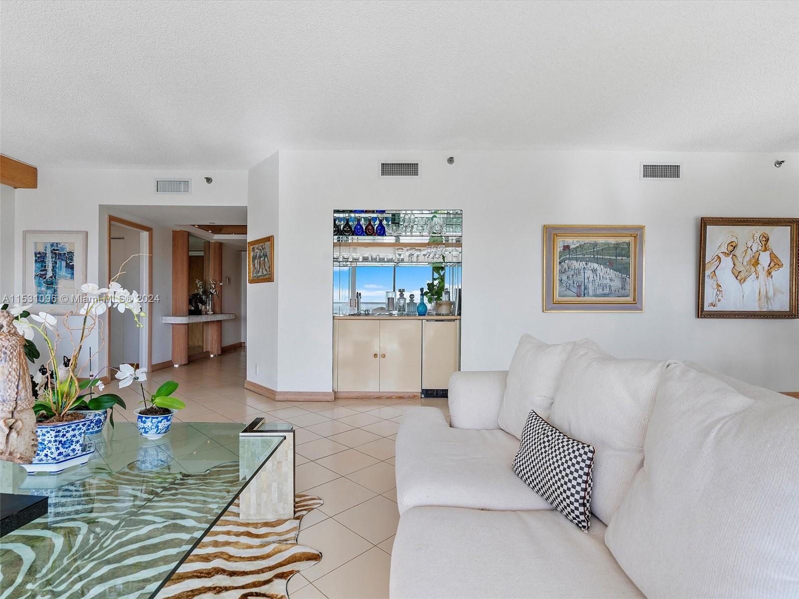 20281 E Country Club Dr 2215, Aventura, Florida 33180, 2 Bedrooms Bedrooms, ,2 BathroomsBathrooms,Residential,For Sale,20281 E Country Club Dr 2215,A11531096