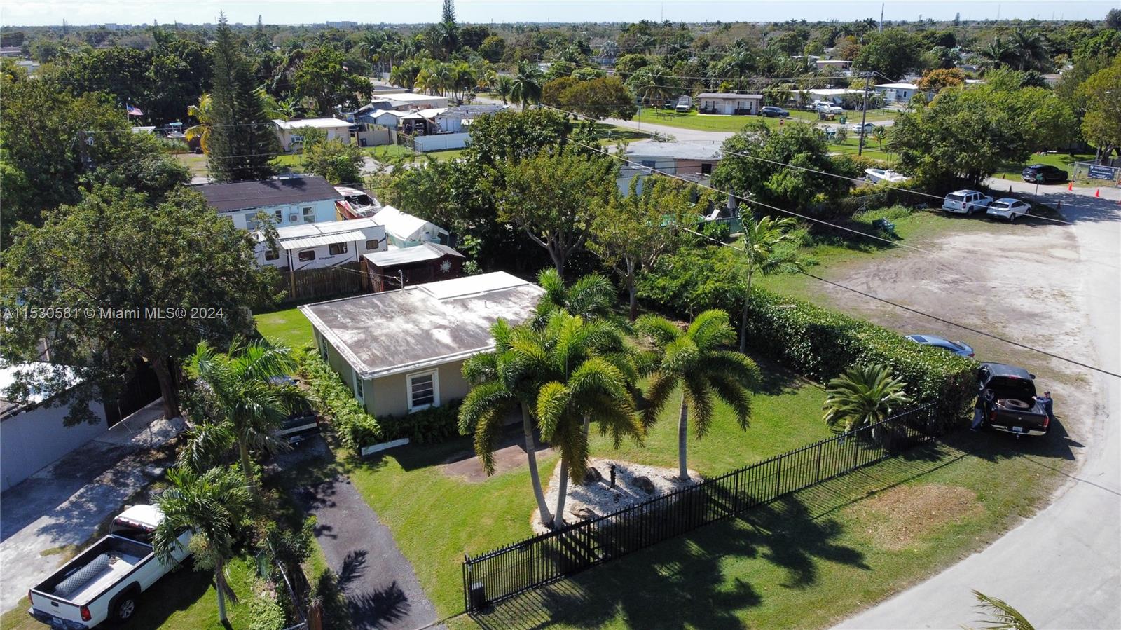 14810 Fillmore Ln, Homestead, Florida 33033, 2 Bedrooms Bedrooms, 7 Rooms Rooms,1 BathroomBathrooms,Residential,For Sale,14810 Fillmore Ln,A11530581