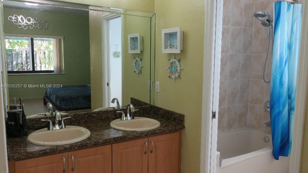 4550 SW 164th Ct, Miami, Florida 33185, 5 Bedrooms Bedrooms, 8 Rooms Rooms,2 BathroomsBathrooms,Residential,For Sale,4550 SW 164th Ct,A11530257