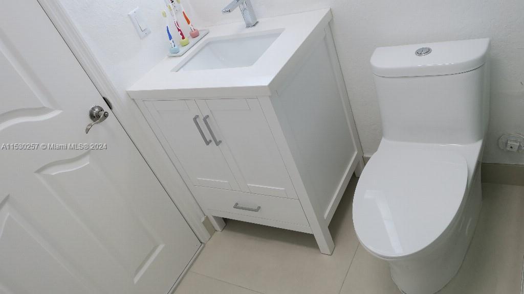 4550 SW 164th Ct, Miami, Florida 33185, 5 Bedrooms Bedrooms, 8 Rooms Rooms,2 BathroomsBathrooms,Residential,For Sale,4550 SW 164th Ct,A11530257