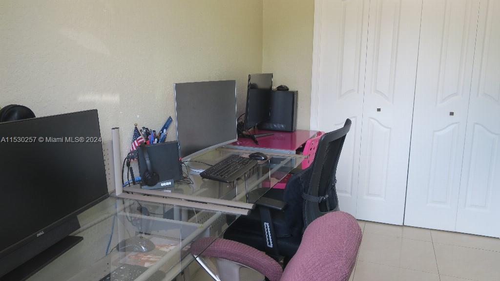 4550 SW 164th Ct, Miami, Florida 33185, 5 Bedrooms Bedrooms, 8 Rooms Rooms,2 BathroomsBathrooms,Residential,For Sale,4550 SW 164th Ct,A11530257