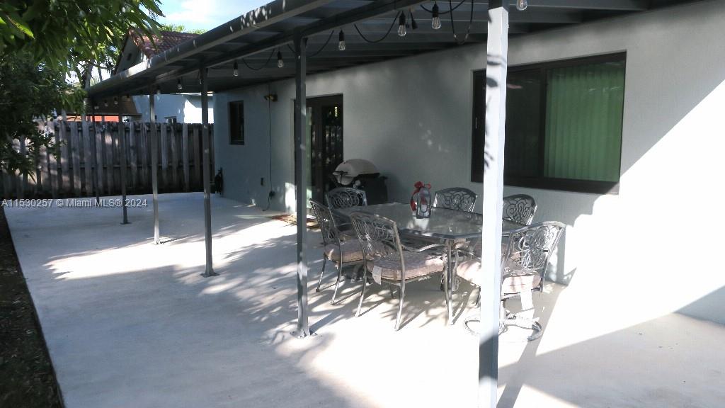 4550 SW 164th Ct, Miami, Florida 33185, 5 Bedrooms Bedrooms, 8 Rooms Rooms,2 BathroomsBathrooms,Residential,For Sale,4550 SW 164th Ct,A11530257