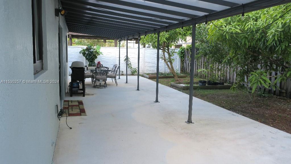 4550 SW 164th Ct, Miami, Florida 33185, 5 Bedrooms Bedrooms, 8 Rooms Rooms,2 BathroomsBathrooms,Residential,For Sale,4550 SW 164th Ct,A11530257