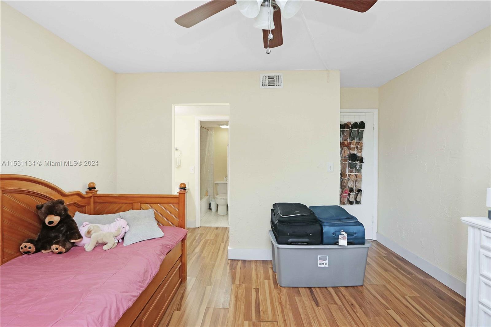 8211 NW 191st St 3-D, Hialeah, Florida 33015, 3 Bedrooms Bedrooms, ,2 BathroomsBathrooms,Residential,For Sale,8211 NW 191st St 3-D,A11531134