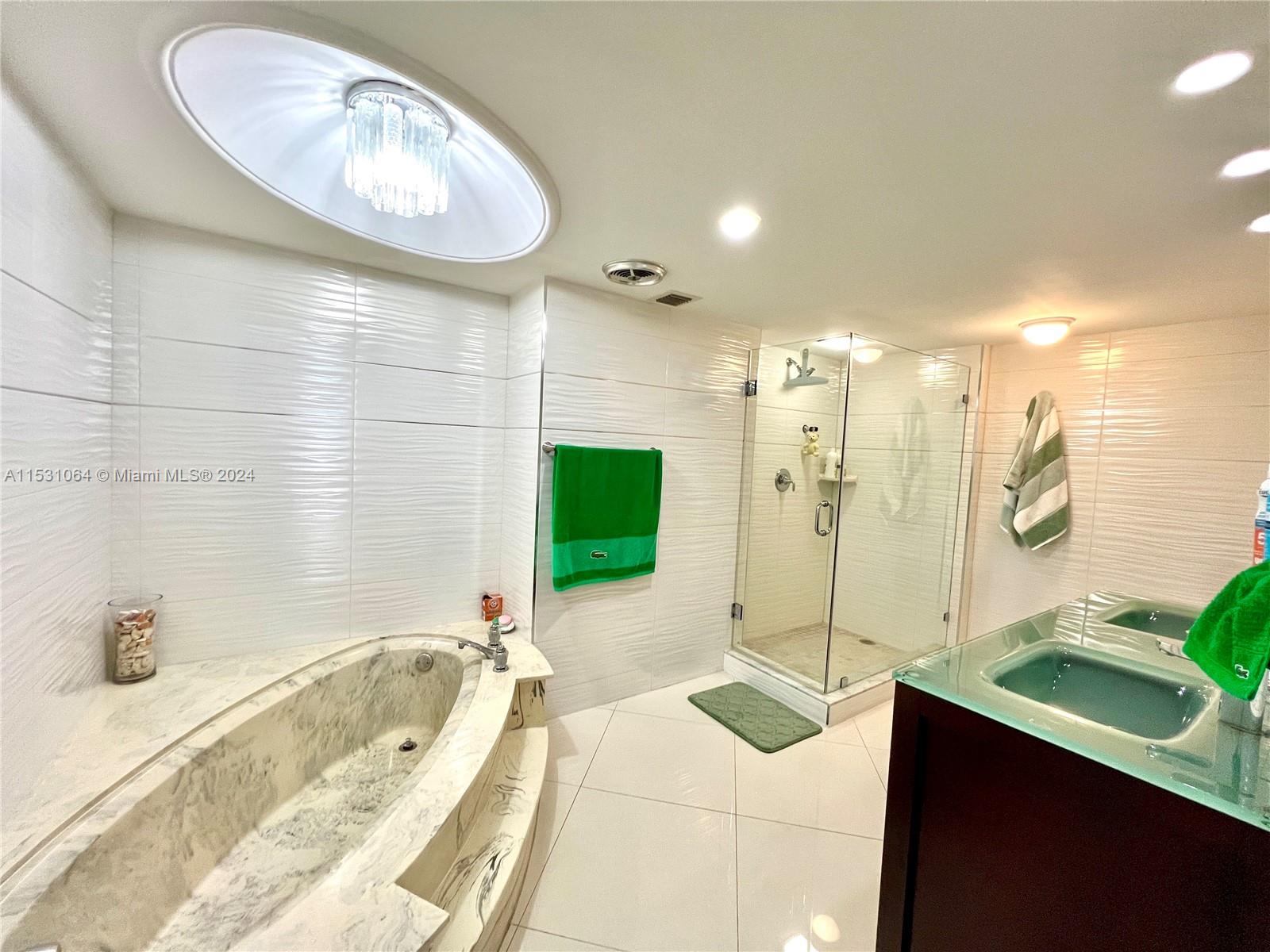 1865 S Ocean Dr 12C, Hallandale Beach, Florida 33009, 1 Bedroom Bedrooms, ,2 BathroomsBathrooms,Residentiallease,For Rent,1865 S Ocean Dr 12C,A11531064