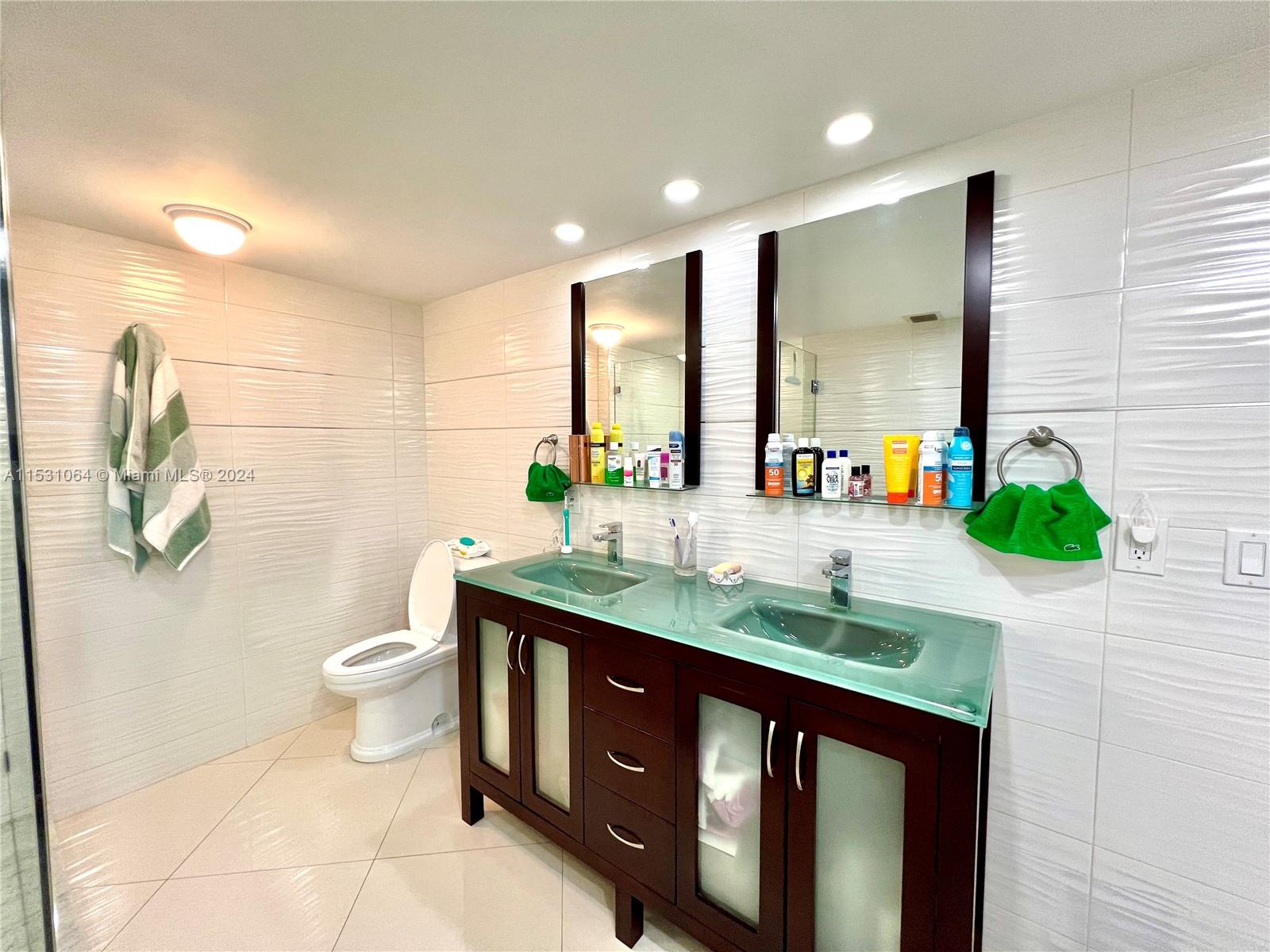 1865 S Ocean Dr 12C, Hallandale Beach, Florida 33009, 1 Bedroom Bedrooms, ,2 BathroomsBathrooms,Residentiallease,For Rent,1865 S Ocean Dr 12C,A11531064