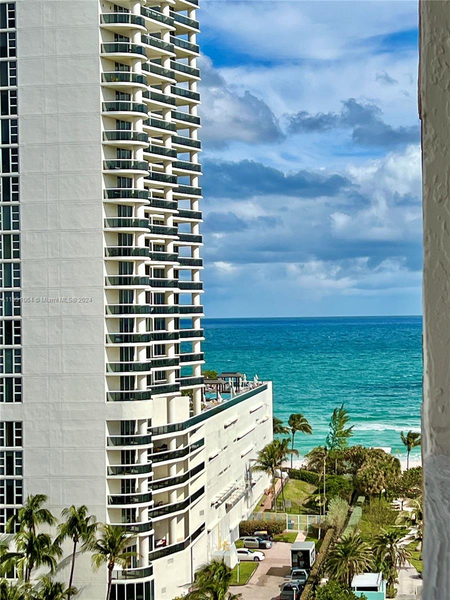 1865 S Ocean Dr 12C, Hallandale Beach, Florida 33009, 1 Bedroom Bedrooms, ,2 BathroomsBathrooms,Residentiallease,For Rent,1865 S Ocean Dr 12C,A11531064
