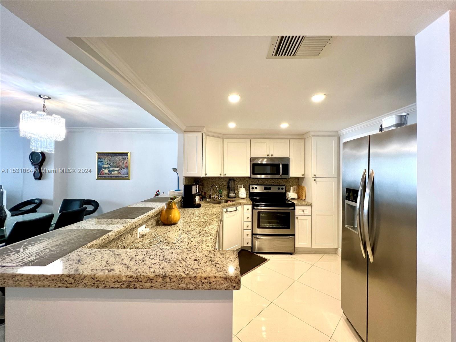 1865 S Ocean Dr 12C, Hallandale Beach, Florida 33009, 1 Bedroom Bedrooms, ,2 BathroomsBathrooms,Residentiallease,For Rent,1865 S Ocean Dr 12C,A11531064