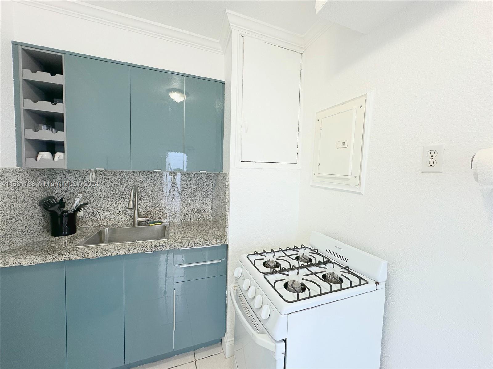 7435 Harding Ave 203, Miami Beach, Florida 33141, 1 Bedroom Bedrooms, ,1 BathroomBathrooms,Residentiallease,For Rent,7435 Harding Ave 203,A11531188