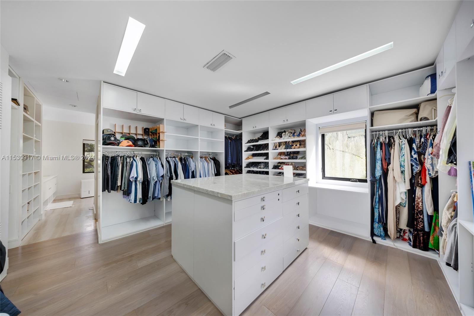 10845 Snapper Creek Rd, Coral Gables, FL 33156, 6 Bedrooms Bedrooms, ,7 BathroomsBathrooms,Residential,For Sale,Snapper Creek Rd,A11530917