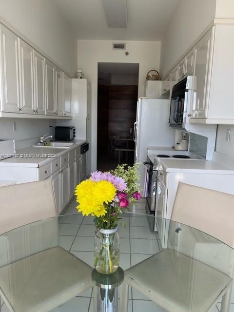 3598 Yacht Club Dr, Aventura, FL, 33180 United States, 2 Bedrooms Bedrooms, ,2 BathroomsBathrooms,Residential,For Sale,Yacht Club Dr,A11531187